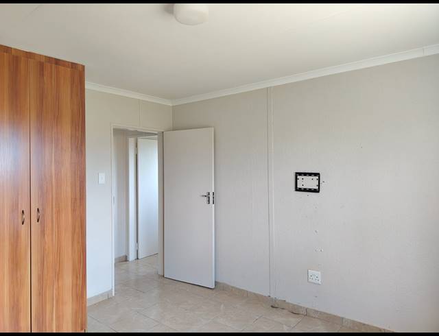 3 BEDROOM TOWNHOUSE FOR SALE IN WATERKLOOF HILL ESTATE